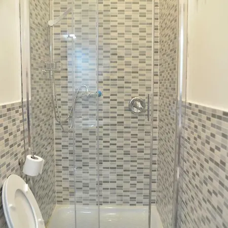 Need Is Guest house 2*